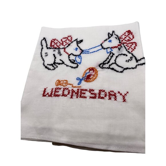 Vintage Embroidered Day Of The Week Tea Towel Set Dogs Puppies Mischievous Decor - Picture 6 of 11